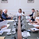 La alcaldesa Catalá con Juanma Badenas a su izquierda en una Junta de Gobierno local 