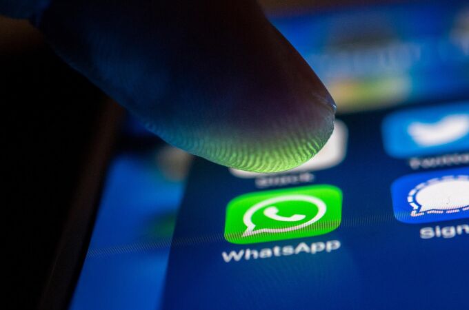 Cómo impedir que usuarios desconocidos te agreguen a grupos de WhatsApp para evitar caer en ciberestafas