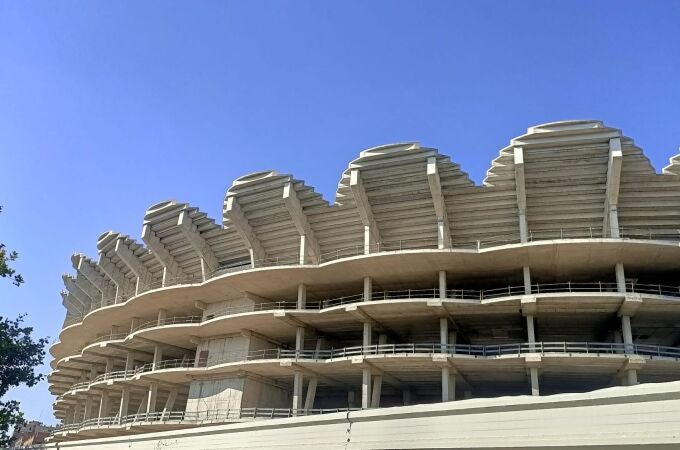 Valencia.- Vox cree que, con la licencia del Nou Mestalla, el PP "se ha lanzado al barranco" para "salvar a Peter Lim"