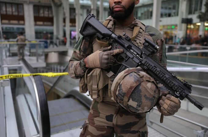 Francia.- Herido grave un soldado francés en un ataque con arma blanca en París