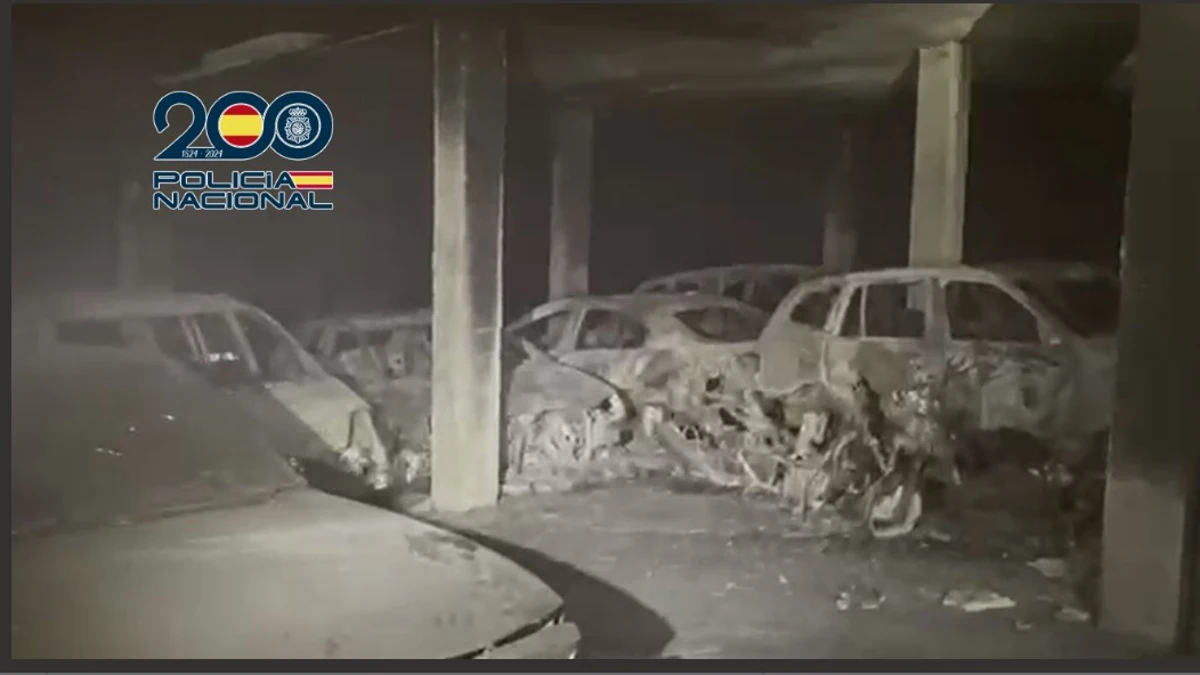 La Policía de Cantabria detiene a dos individuos que quemaron cien coches en un garaje