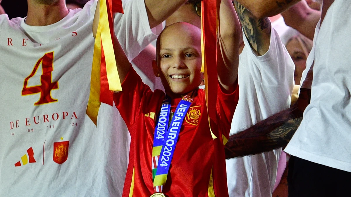 El padre de María, la niña con cáncer que celebró la Eurocopa con la Selección, pide más investigación
