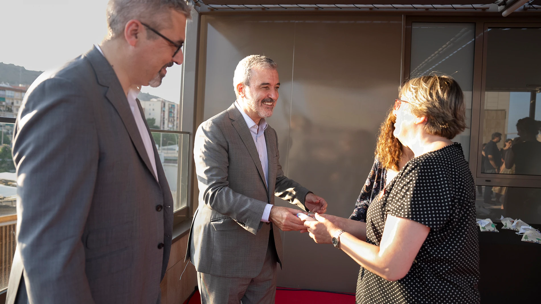 Barcelona entrega las llaves de 54 viviendas de alquiler social en Sant Andreu