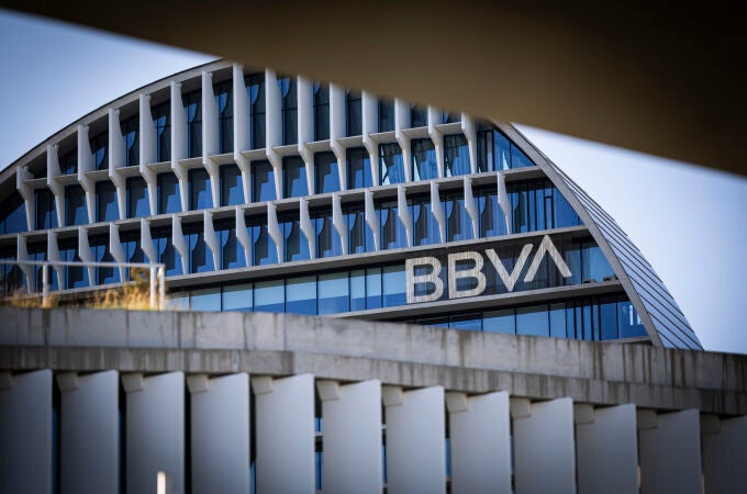 Edificio La Vela, sede del banco BBVA 