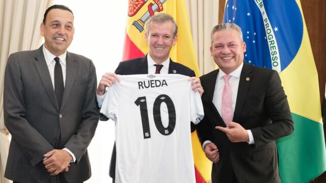 El presidente de la Xunta, Alfonso Rueda, con el vicegobernador de São Paulo, Felicio Ramuth (izq.), en Brasil, en el Palacio dos Bandeirantes