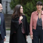 El abrigo capa de la Reina Letizia.