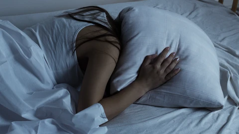 Si no conciliamos el sueño pronto es preferible levantarse de la cama
