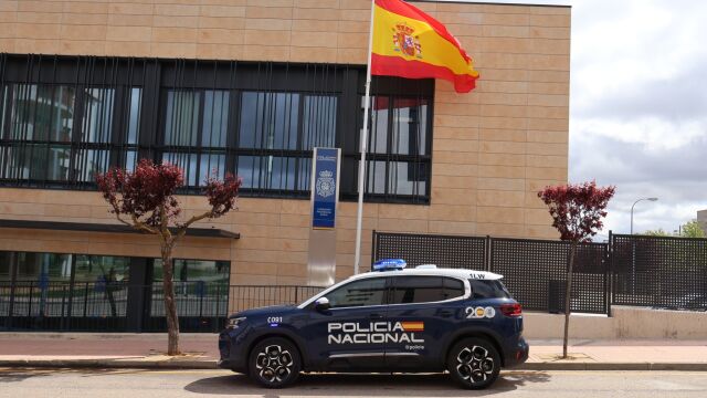 Comisaría y coche patrulla de la Policía Nacional en Soria