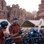 Max Gawn, antes de la salida de una etapa de la Titan Desert