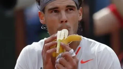 Los tres alimentos prohibidos de Rafa Nadal que el resto comemos casi a diario
