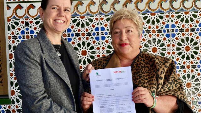 La secretaria general de Inclusión Social de la Junta, Ana Vanessa García, y la secretaria de Organización y Política Sindical de Servicios Públicos de UGT-A, Esperanza Morales