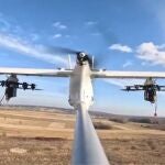 El dron de reconocimiento que Ucrania ha convertido en un UAV nodriza que lanza ataques kamikaze.