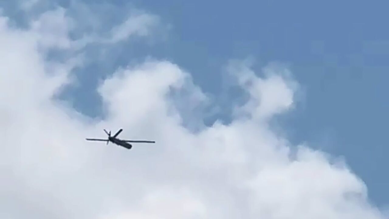 英国の3つの米空軍基地上空を飛行中の正体不明のドローンを発見