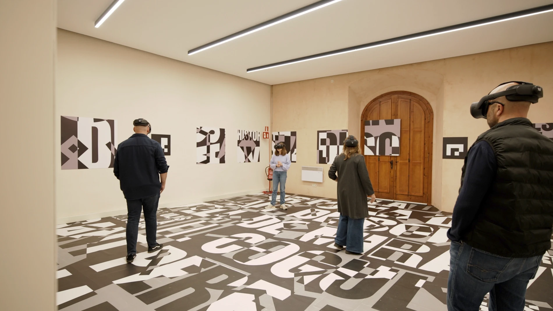 Experiencia de realidad virtual en la Cartoixa de Escaladei (Tarragona) REMITIDA / HANDOUT por CONSELLERIA DE CULTURA Fotografía remitida a medios de comunicación exclusivamente para ilustrar la noticia a la que hace referencia la imagen, y citando la procedencia de la imagen en la firma 22/11/2024