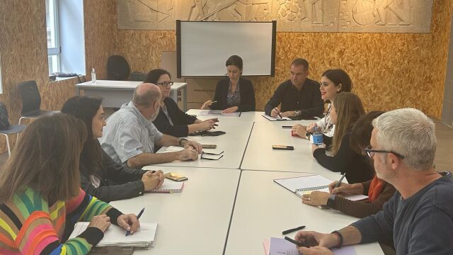 Reunión de la secretaria autonómica de Cultura, Pilar Tébar, y técnicos municipales hoy en Alicante