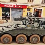 Imagen del blindado Centauro de Recuperación VCREC trabajando en la zona afectada por la DANA