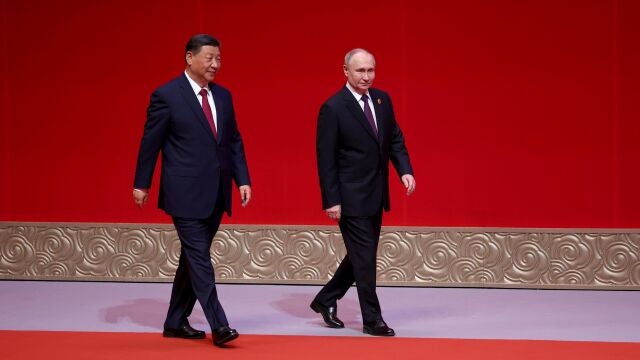 Xi Jinping y Vladimir Putin, en el 75º aniversario del establecimiento de relaciones diplomáticas entre China y Rusia