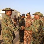 Sudán.- El jefe del Ejército sudanés visita la liberada capital de Sennar entre bombardeos a campos de desplazados