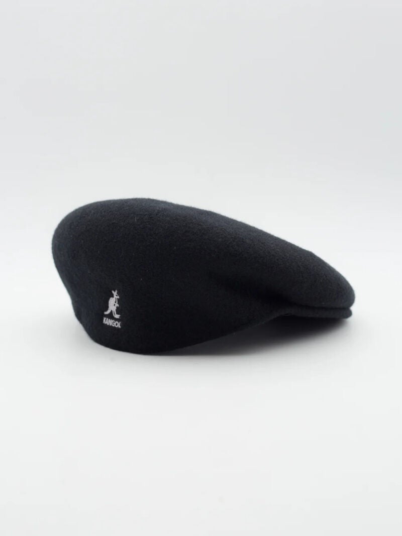 Boina negra de lana, de Kangol (69 euros)