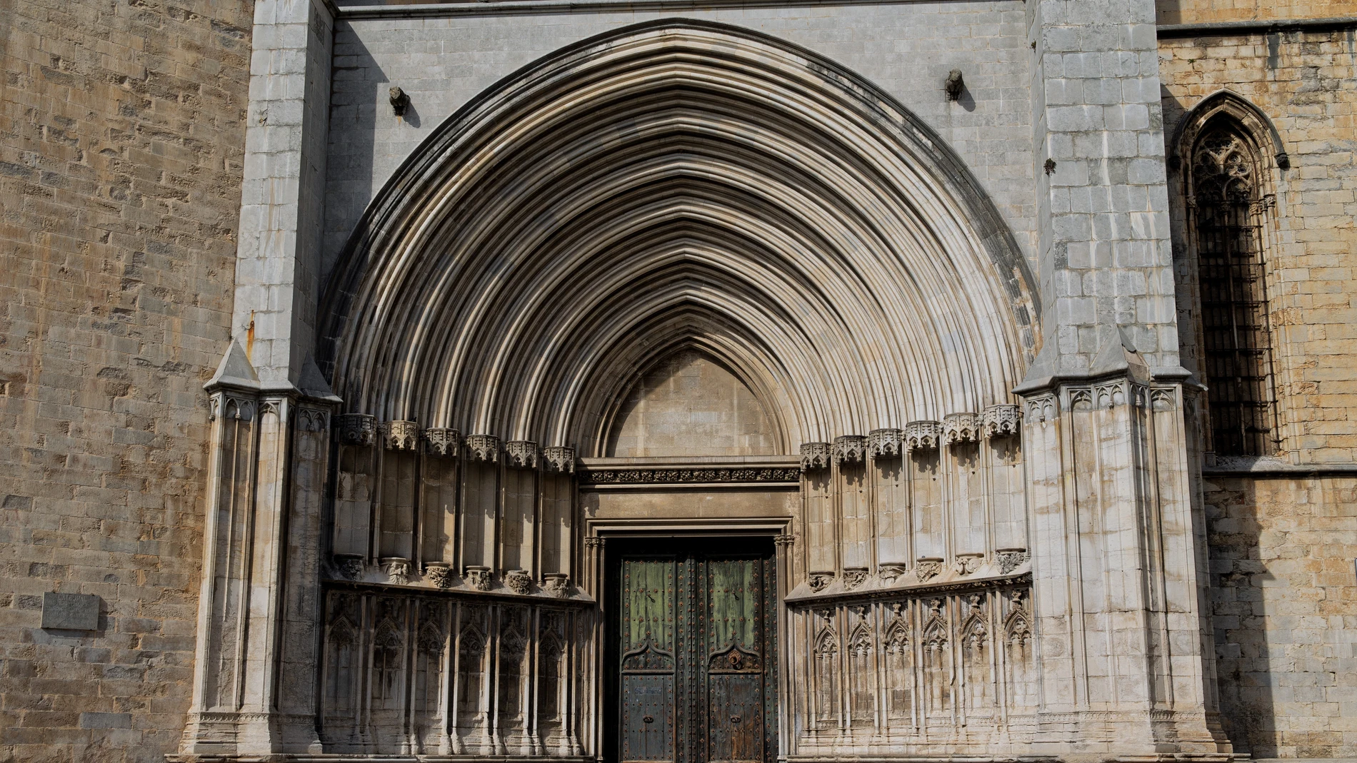 Algunas catedrales de España son tan impresionantes que la UNESCO las considera Patrimonio de la Humanidad, siendo las góticas las más destacadas