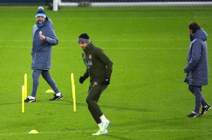 Guardiola, en el último entrenamiento del Manchester City