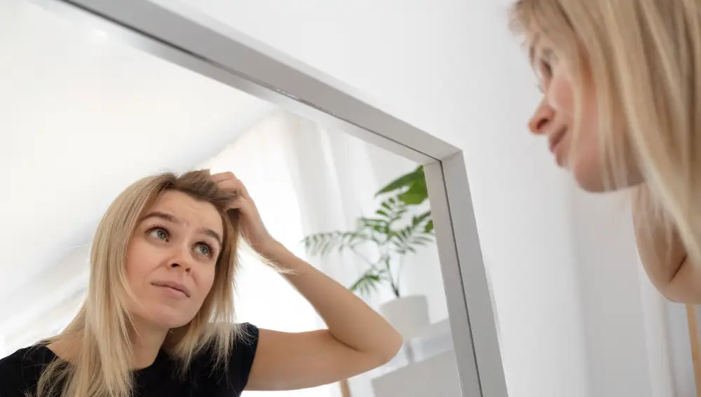 Un nuevo estudio afirma que las canas son reversibles: así puedes volver a tu color natural