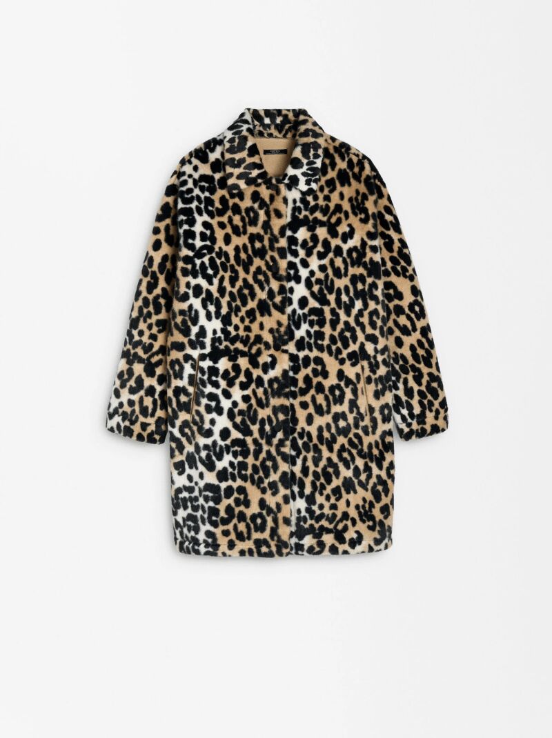 Abrigo con estampado de leopardo