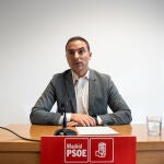 Lobato comparece en la Asamblea de Madrid tras las peticiones en el PSOE de que dimita 