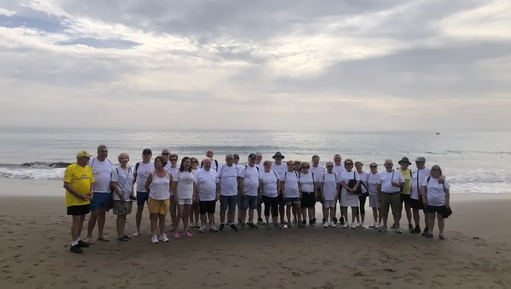 El grupo de segovianos en la playa