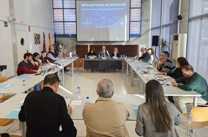 MURCIA.-La Comunidad convocará esta legislatura 6.250 plazas docentes para estabilizar al profesorado