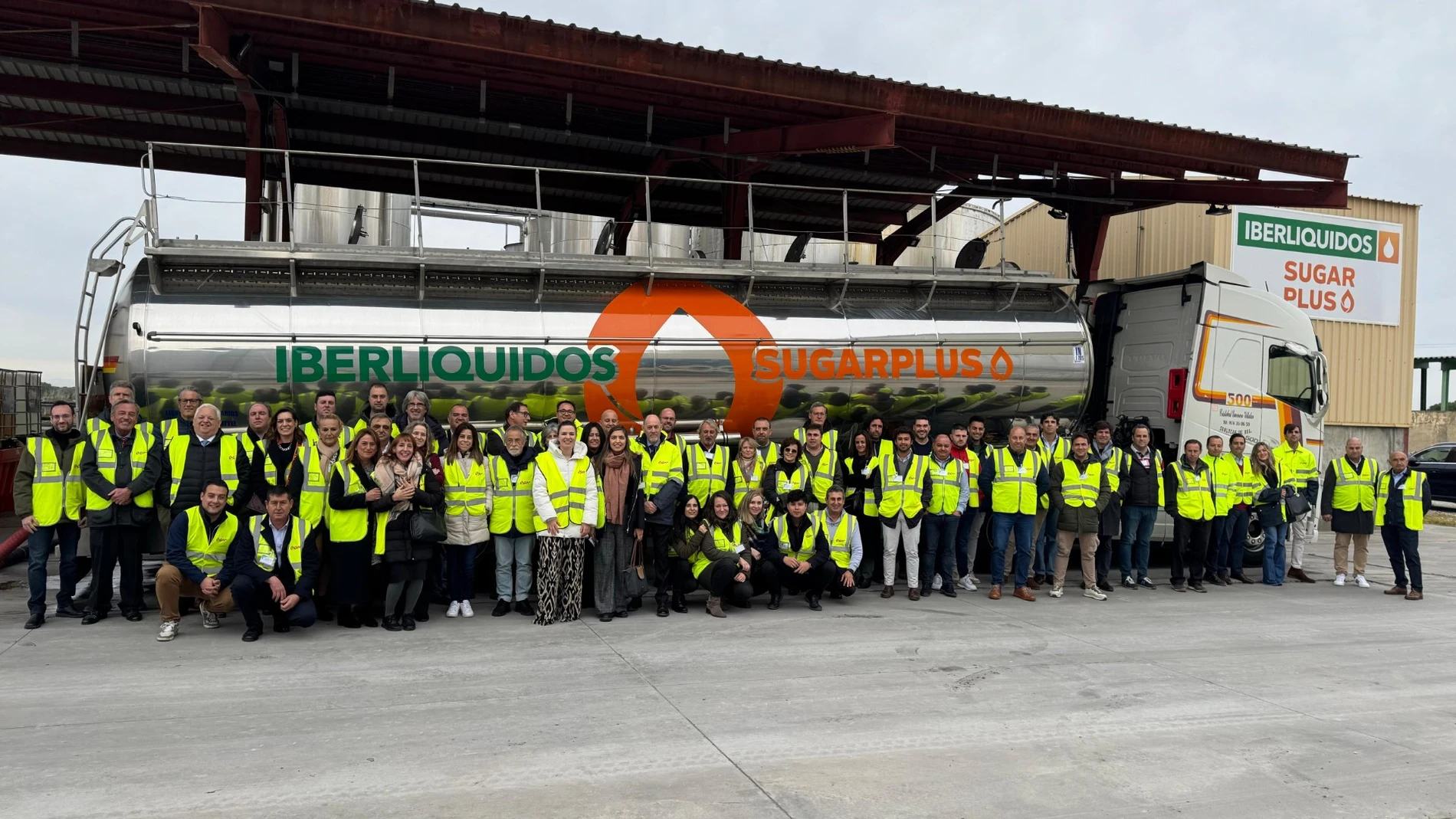 La empresa Iberlíquidos, dedicada a la comercialización de melazas y piensos líquidos para la alimentación animal, cumple su décimo aniversario