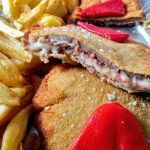 El cachopo es un plato típico asturiano y su sabor y carácter es único en el mundo, siendo una de las comidas típicas de la gastronomía española