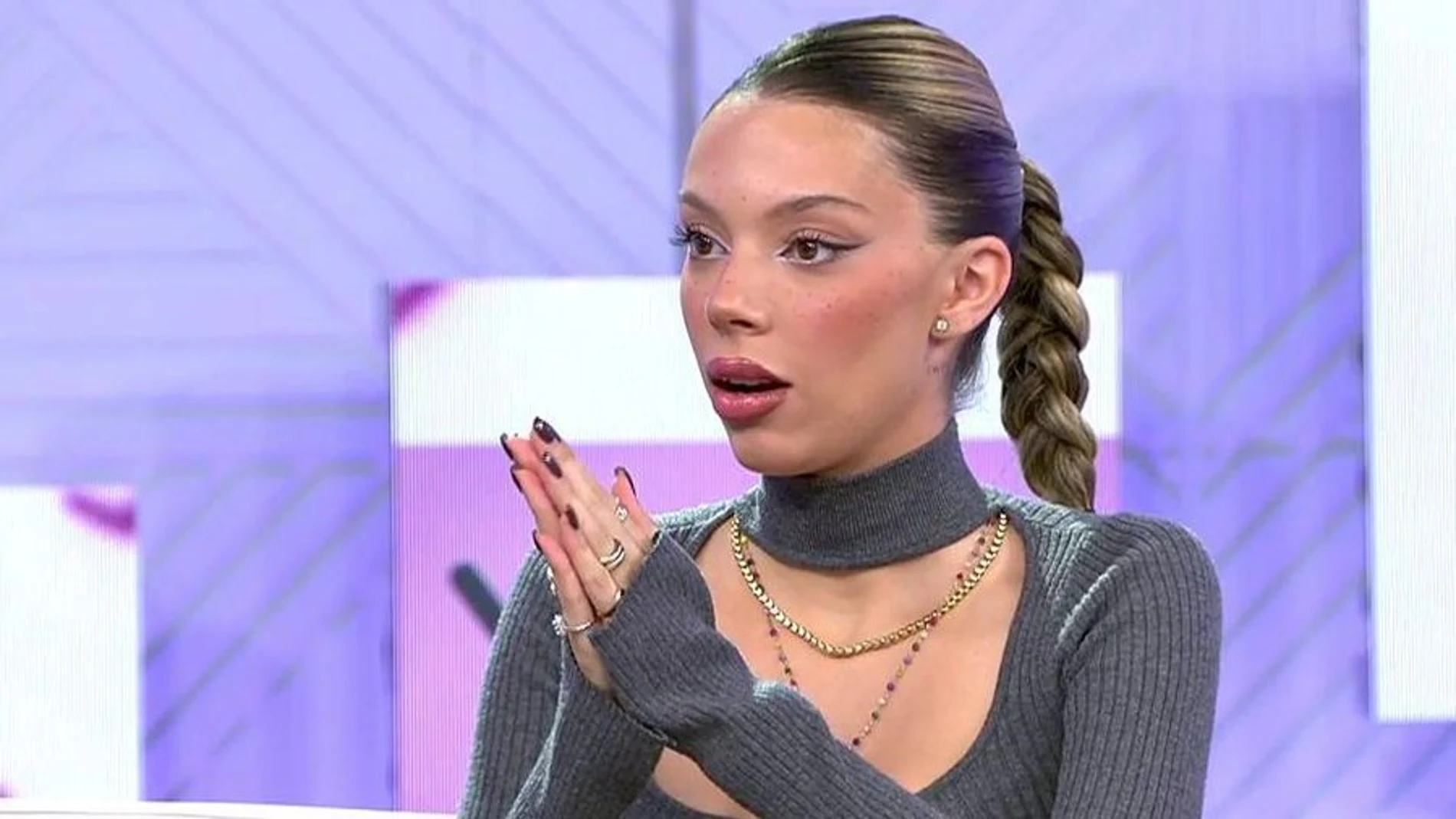 Un micrófono abierto juega una mala pasada a Alejandra Rubio en directo