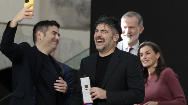 Estopa y los Reyes Felipe VI y Letizia