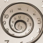 Un científico afirma que los humanos retrocederán en el tiempo en tan sólo cinco años 