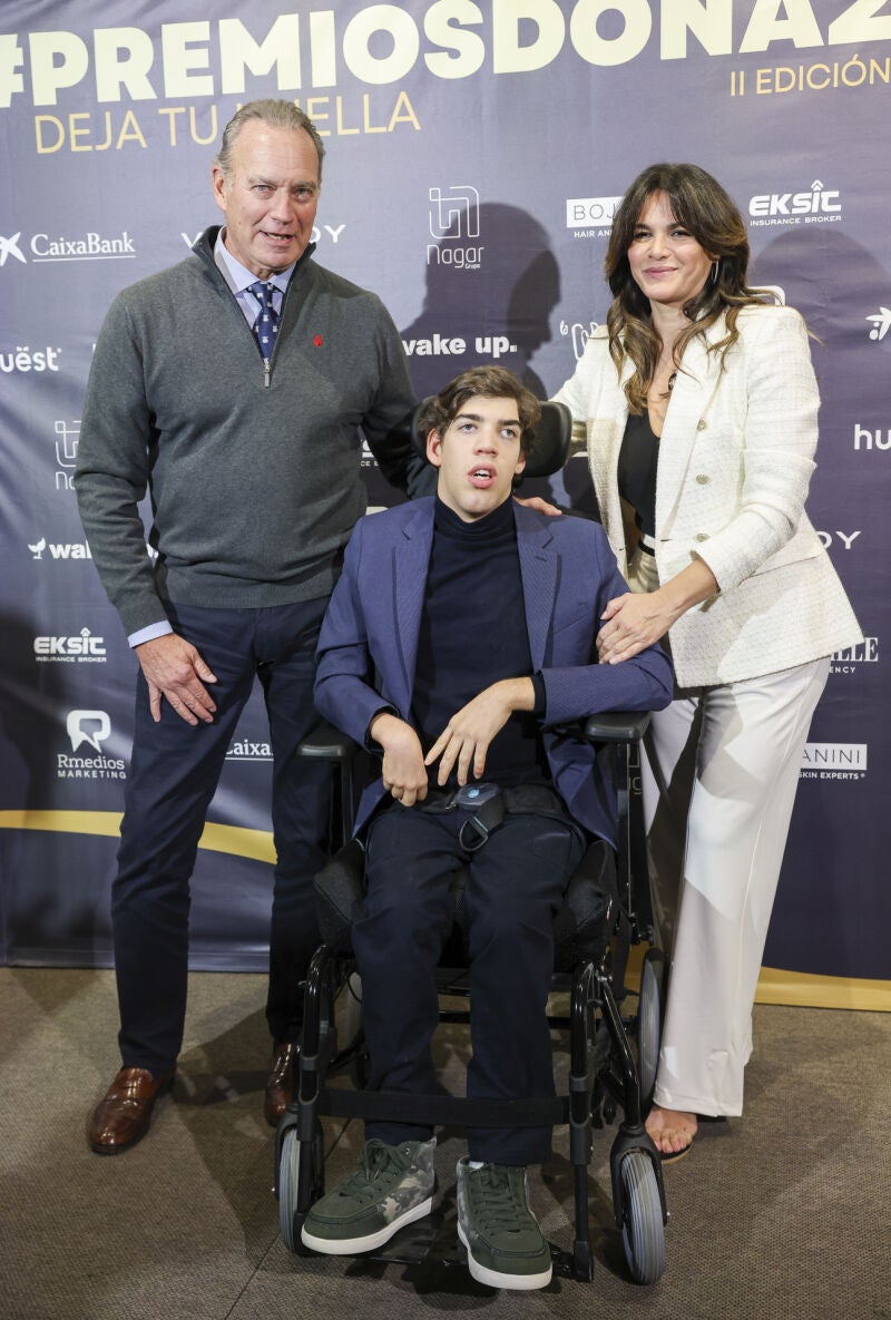 Bertín Osborne y Fabiola Martínez junto a su hijo Kike