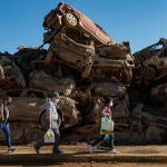 Traslado de algunos de los 120.000 vehículos afectados por la dana