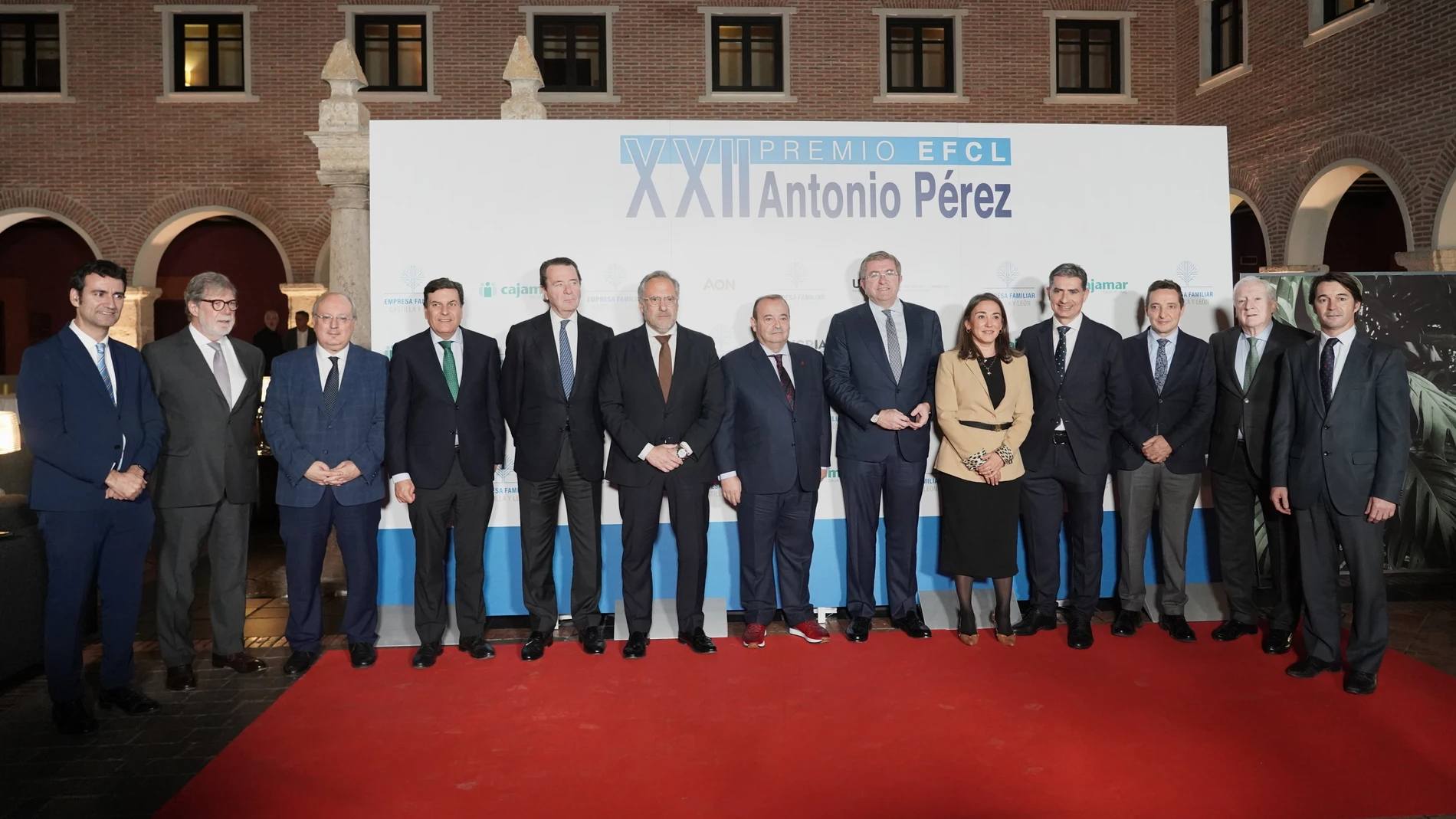 Autoridades y premiados en la gala de Empresa Familiar