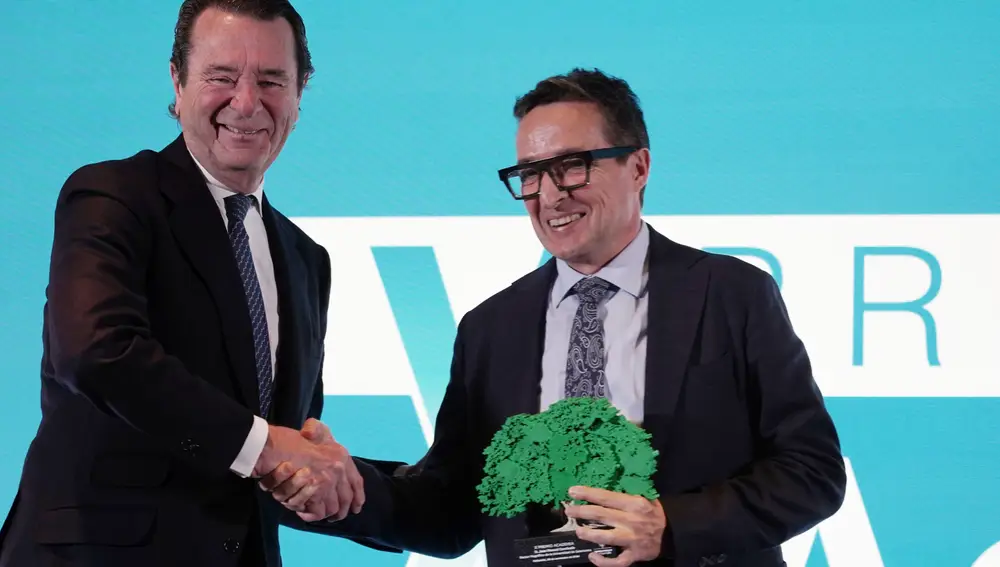 El rector de la USAL también fue premiado