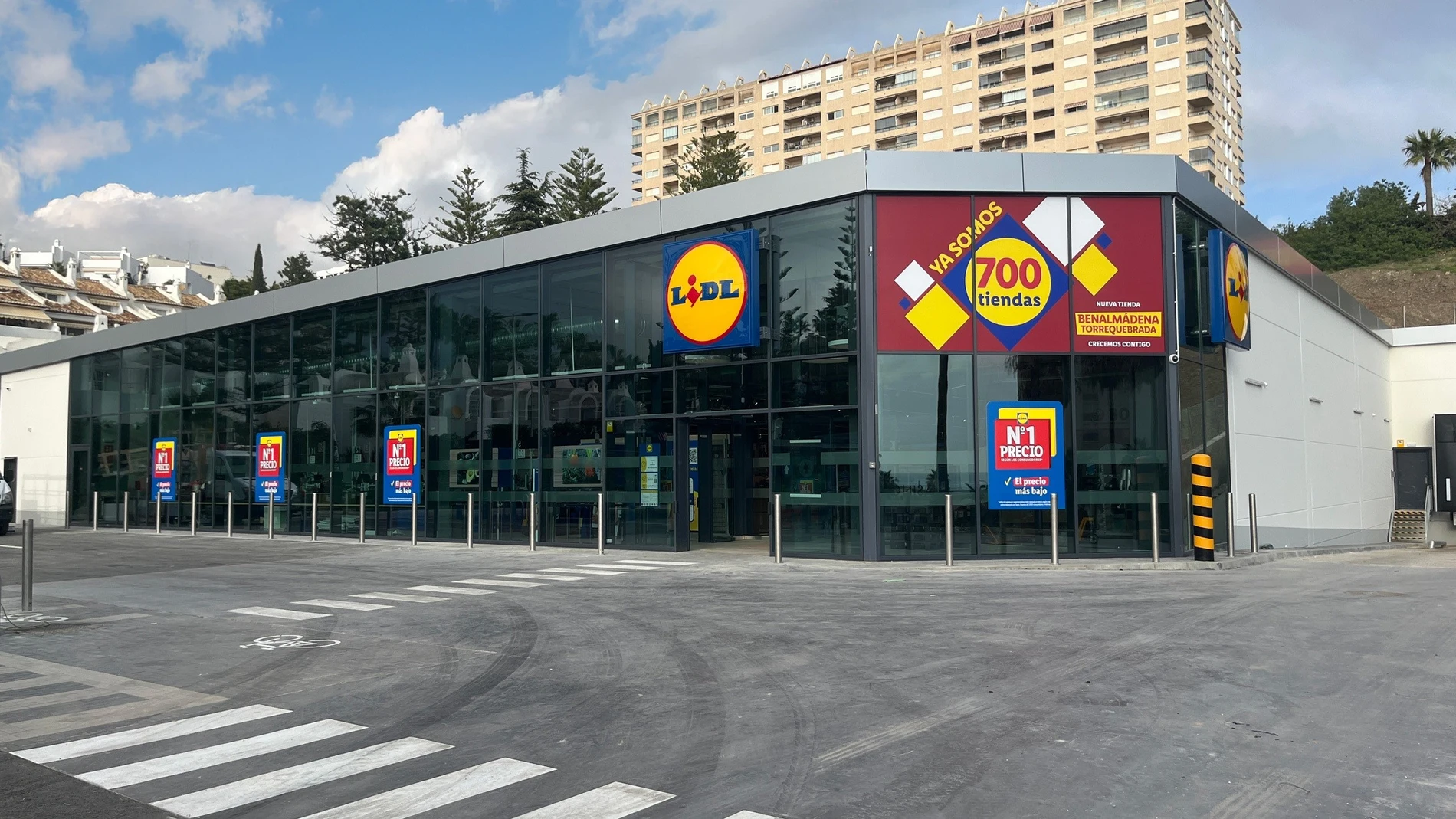 Nueva tienda Lidl en la zona de Torrequebrada, en Benalmádena, que abre sus puertas este viernes 29 de noviembre. REMITIDA / HANDOUT por LIDL Fotografía remitida a medios de comunicación exclusivamente para ilustrar la noticia a la que hace referencia la imagen, y citando la procedencia de la imagen en la firma 28/11/2024