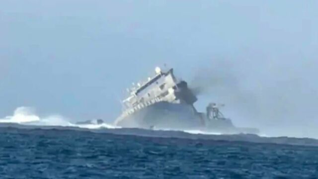 Un buque de la Armada de Nueva Zelanda encalla y naufraga porque se olvidan de quitar el piloto automático