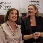 Isabel Blanco junto a Inmaculada Lorenzo, presidenta de Asprodes