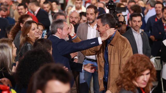 Juan Espadas y Pedro Sánchez en el Congreso celebrado en Sevilla