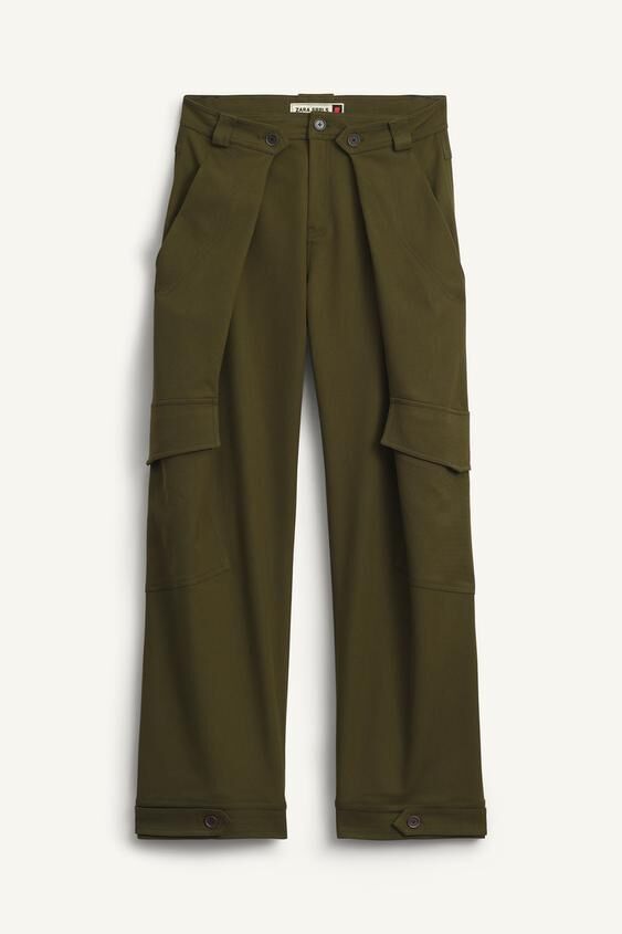 Pantalones cargo.