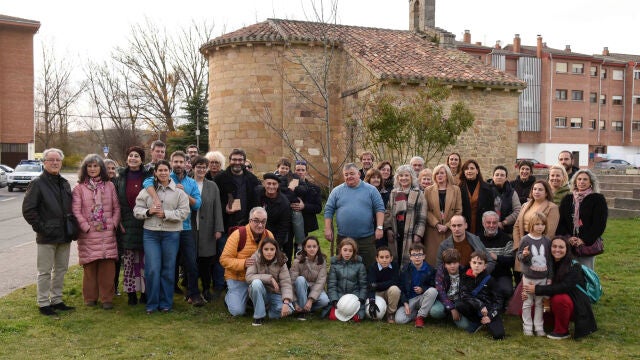 El proyecto Árboles y Estrellas. Aguilar de Campoo Villa de Cine y Naturaleza arranca con la plantación de los ejemplares en honor a Pepe Viyuela y la Seminci