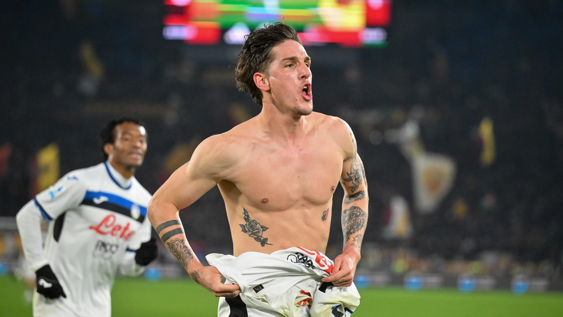 Roma (Italy), 02/12/2024.- Nicolo Zaniolo of Atalanta celebrates after scoring the 0-2 goal during the Serie A soccer match between AS Roma and Atalanta BC, in Rome, Italy, 02 December 2024. (Italia, Roma) EFE/EPA/ALESSANDRO DI MEO