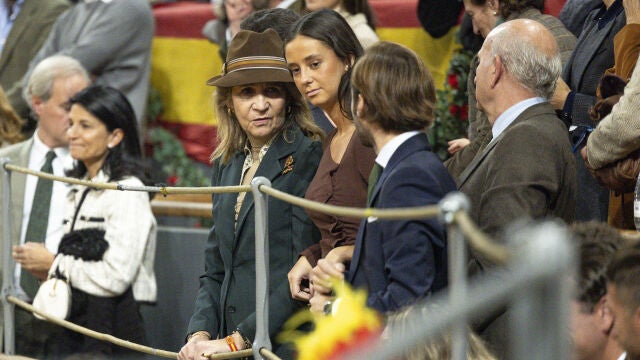 La Infanta Elena y Victoria Federica en los toros.