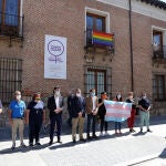 Bandera LGTBI en el balcón de la sede de la Diputación de Valladolid, en una imagen de archivo