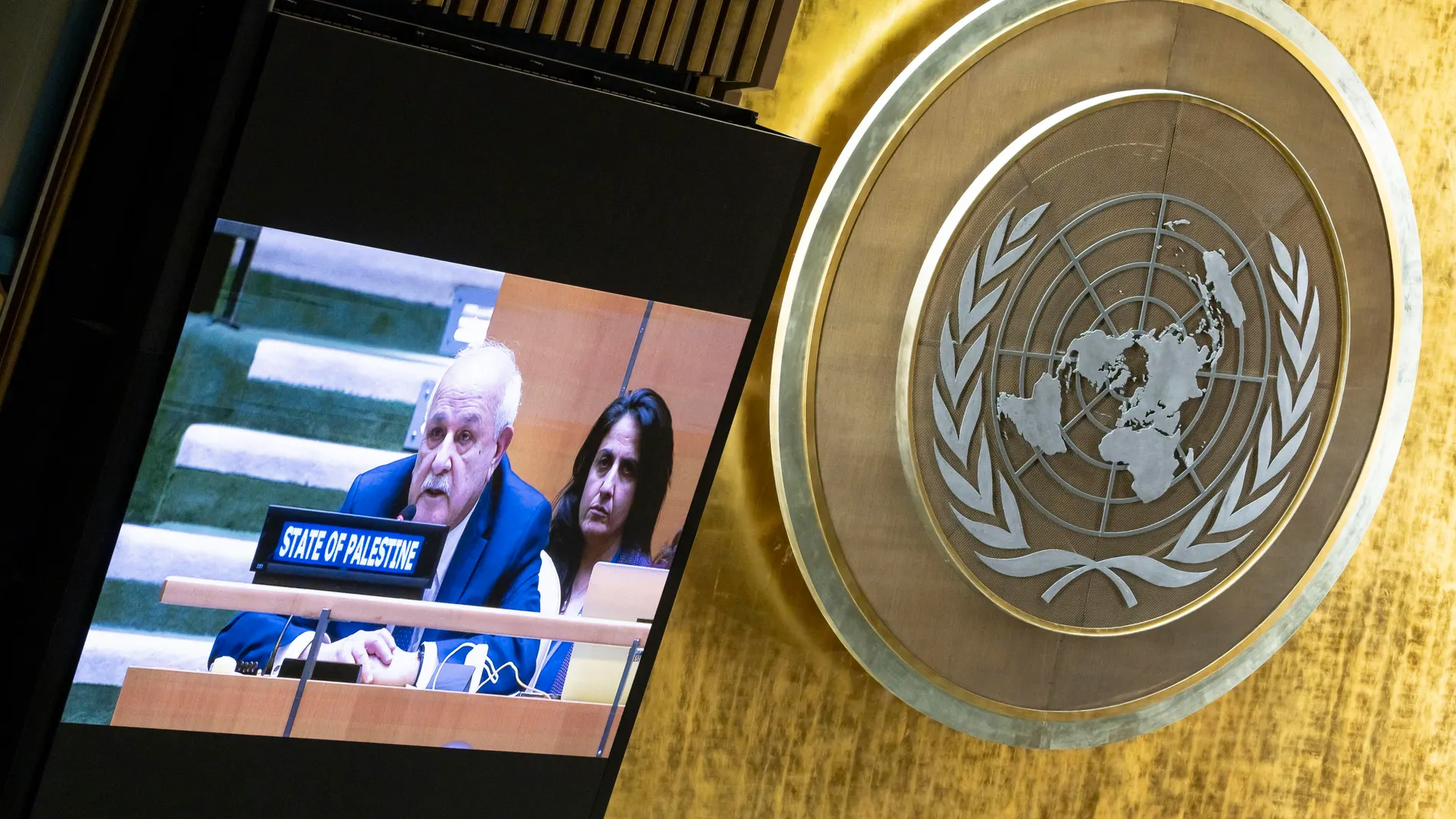 New York (United States), 03/12/2024.- Palestine'Äôs Ambassador to the United Nations Riyad Mansour (C) speaks during a meeting where the United Nations General Assembly voted on non-binding draft resolutions at United Nations headquarters in New York, New York, USA, 03 December 2024. The resolutions, which all passed, call for, among other things, an end to Israel'Äôs occupation of the Golan Heights, condemns Israeli settlements, and outline a procedural path for further Palestinian represen...