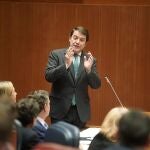 Mañueco en su intervención en el Pleno de las Cortes